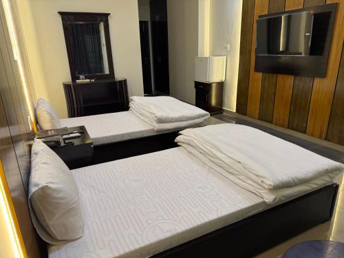 Imagen de la galería de Sapphire Stays Hotel and Restaurant Peshawar, en Peshawar