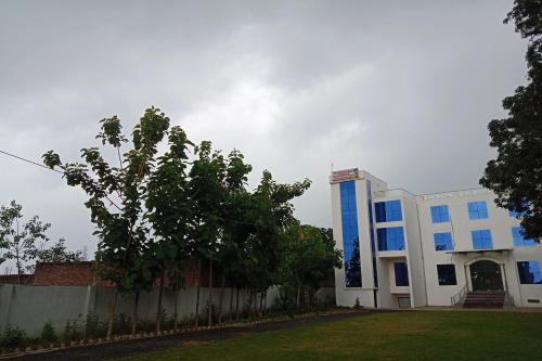 Gallery image of Hotel O Krishna Palace in Prayagraj