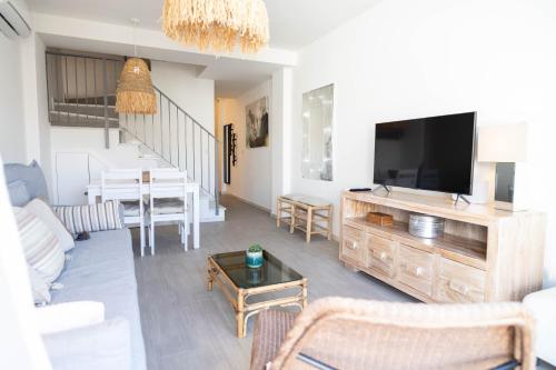 Tarifa Cozy House - Pool, Parking, Family