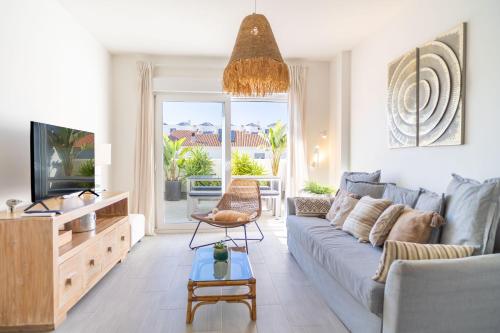 Tarifa Cozy House - Pool, Parking, Family