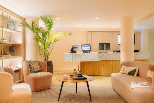 Χώρος καθιστικού στο Eden Hotel Amsterdam