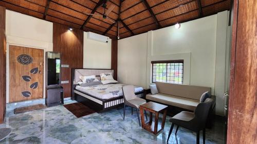 Ένα ή περισσότερα κρεβάτια σε δωμάτιο στο Niksh Farm Stay