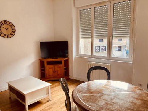 Μια τηλεόραση ή/και κέντρο ψυχαγωγίας στο Entre Terre et Baie du Mont-Saint-Michel