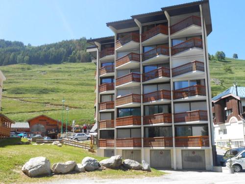 Studio moderne, centre station, terrasse sud, animaux admis