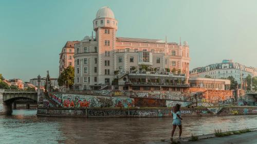 Kaisers Grand Residence
