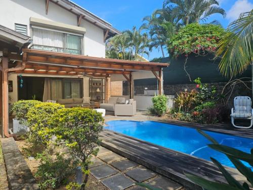 Modern Luxury Villa with Private Pool and Serene Mountain Views