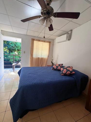 Gulta vai gultas numurā naktsmītnē Hostal Proceres