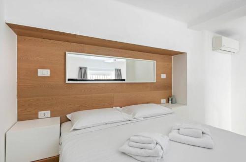 Giusti Two-Bedroom Duplex - Arco della Pace & Sempione Park - Sleeps 5