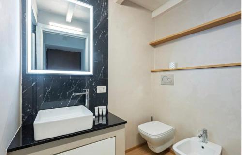 Giusti Two-Bedroom Duplex - Arco della Pace & Sempione Park - Sleeps 5