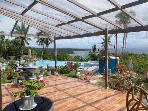 Πισίνα στο ή κοντά στο Villa Loyola Resthouse