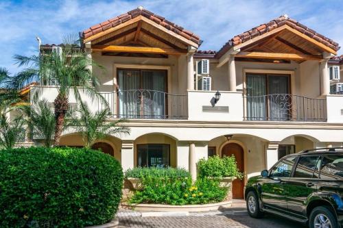 Το κτήριο όπου στεγάζεται  η παραθεριστική κατοικία