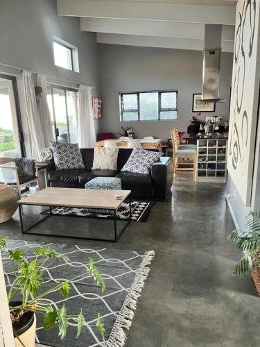 Ένα ή περισσότερα κρεβάτια σε δωμάτιο στο 3 Indigo with Solar