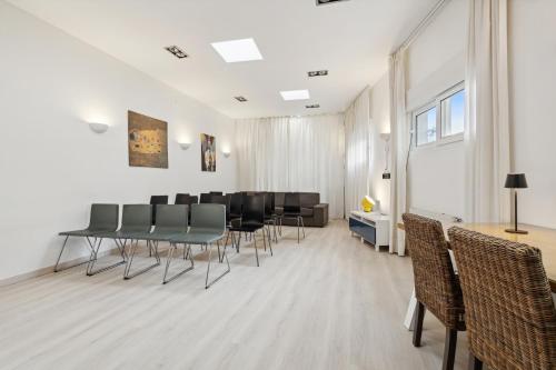 House - Sleeps 10 to 34 - Heated Pool - Parking