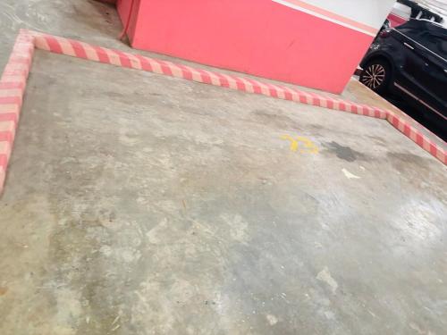 Galería fotográfica de Cozy Condo in Venice Luxury Residences Taguig en Sampong