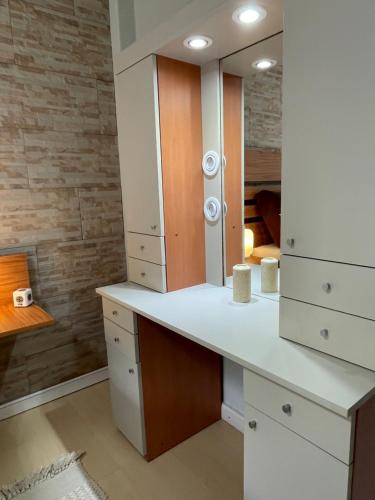 Η κουζίνα ή μικρή κουζίνα στο Lysa Paraná