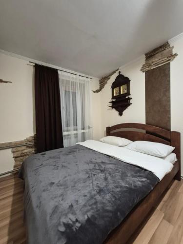 Ένα ή περισσότερα κρεβάτια σε δωμάτιο στο 4 Кімнатні Апартаменти в Центрі, вул Незалежності, 5