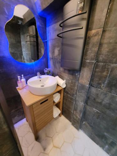 Era lodge tesisinde bir banyo