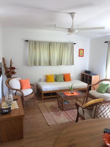 Zona d'estar a Sunbird Bungalow