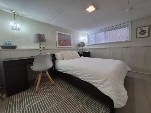 Ένα ή περισσότερα κρεβάτια σε δωμάτιο στο John's House in Vancouver West