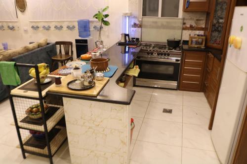 Кухня или кухненски бокс в PetraEcho lodge Section B Home