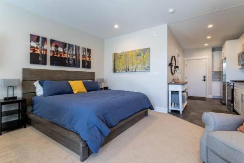 Ένα ή περισσότερα κρεβάτια σε δωμάτιο στο Mad Moose Retreat Gorgeous Condo by Grand Lake