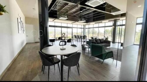 Εστιατόριο ή άλλο μέρος για φαγητό στο DEPA Cosmopol acepto roomies