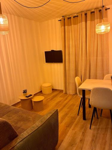Appart cosy 4 personnes climatisé rue piétonne