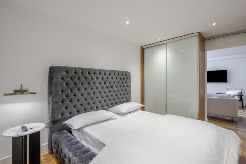 Postel nebo postele na pokoji v ubytování Chelmsford Town Centre, Modern 1 Bed Apartment