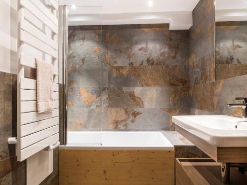 Un baño de Appartement d'exception 4 pièces, 6 personnes à Avoriaz - FR-1-314-133