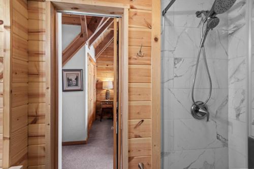 Phòng tắm tại Elk Ridge Lodge