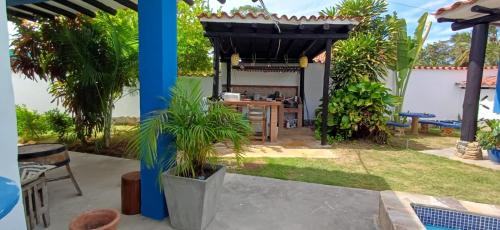 En have udenfor Chilli's Posada