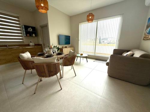 Χώρος καθιστικού στο AS3 - The Alley Suites Apartment in Gudja