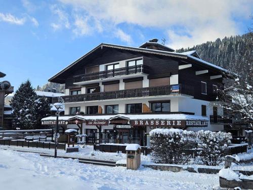 Appartement spacieux 10 pers, skis aux pieds, Les Gets, parking couvert