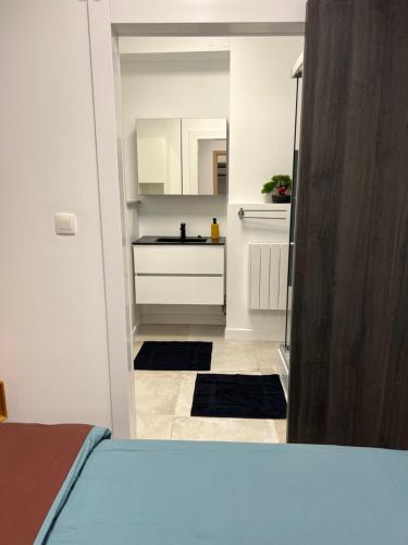 Η κουζίνα ή μικρή κουζίνα στο L'Arsenal studio