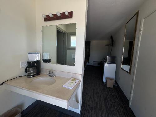 Ένα μπάνιο στο Gateaway Motel Broken Bow NE