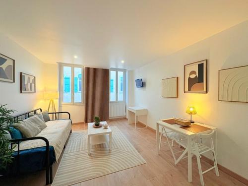 Posezení v ubytování L'Atelier Bohème - Studio élégant en centre ville