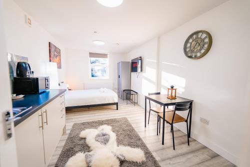Foto Cozy Cardiff Studio - City Center Gem with Patio 1