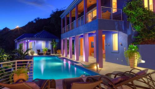 Hồ bơi trong/gần Mare Blu Villa- Breathtaking Ocean Views Luxurious Pool Sprawling Layout