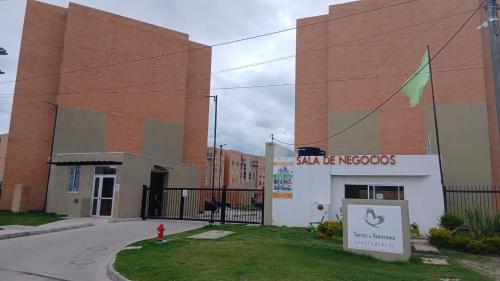 Tòa nhà nơi căn hộ tọa lạc