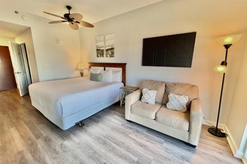 Una cama o camas en una habitación de Luau 6711