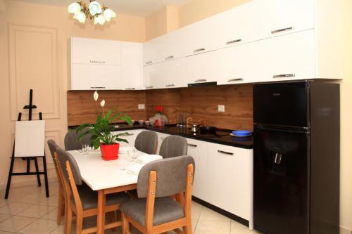 Central Park Station Apartment