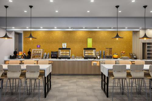 Veitingastaður eða matsölustaður á Home2 Suites By Hilton Woodstock On