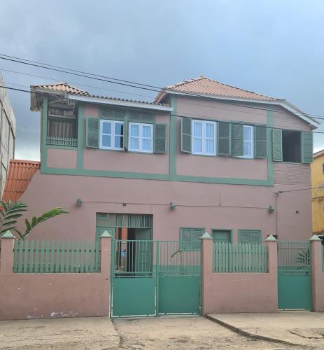 Budova, kde se prázdninový dům nachází