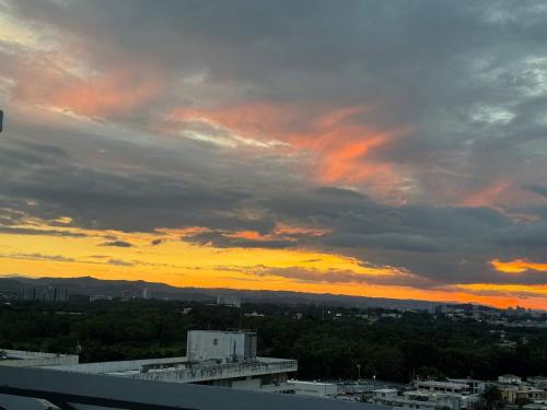 在公寓或周边看到的日出或日落