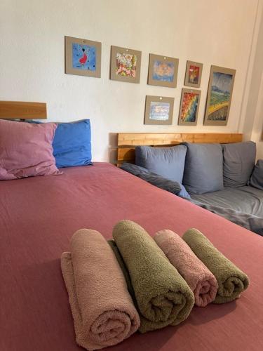 En eller flere senge i et værelse på Aqua View Studio Skala Fourkas