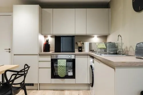 Richmond Row Apartments - Free On-Site Parking, WiFi & EV photo 63