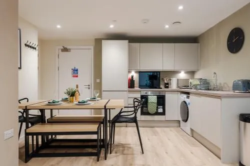 Richmond Row Apartments - Free On-Site Parking, WiFi & EV photo 69