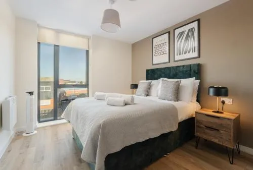 Richmond Row Apartments - Free On-Site Parking, WiFi & EV photo 75