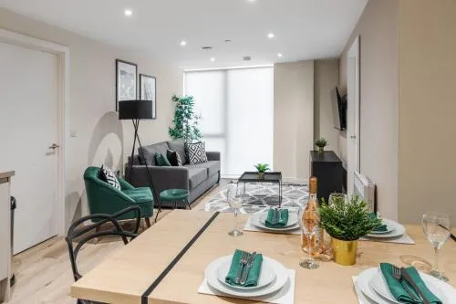 Richmond Row Apartments - Free On-Site Parking, WiFi & EV photo 83
