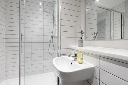 Richmond Row Apartments - Free On-Site Parking, WiFi & EV photo 80